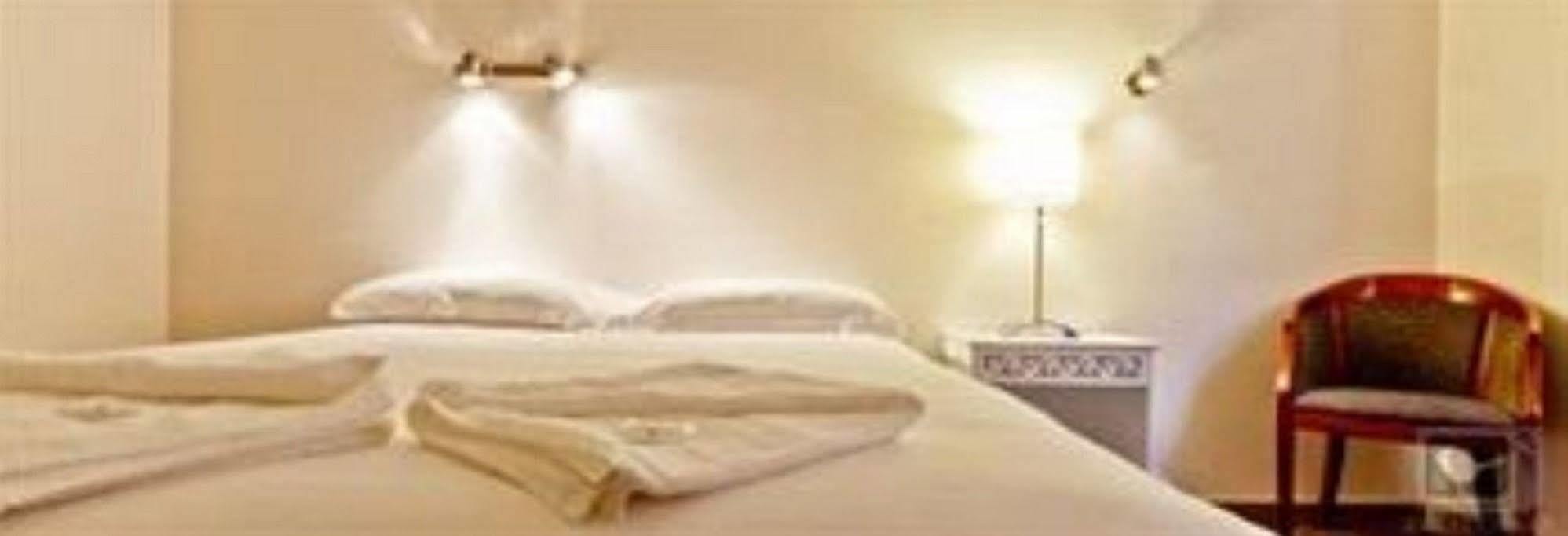 Cbd Hotel Newcastle Bagian luar foto