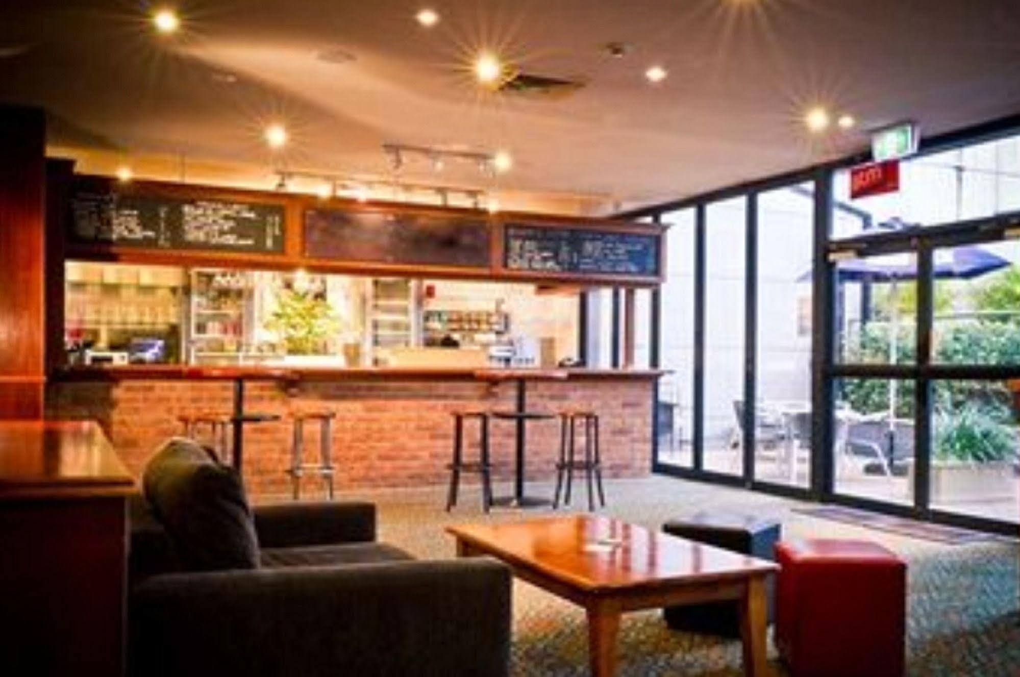 Cbd Hotel Newcastle Bagian luar foto